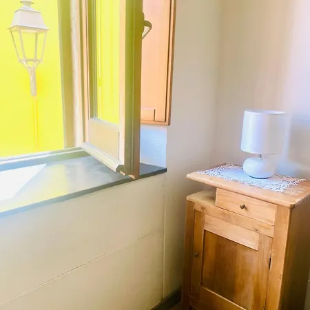 Domo Mea Authentic And Modern At The Castle 公寓